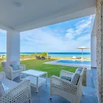 Royal Villa On The Beach